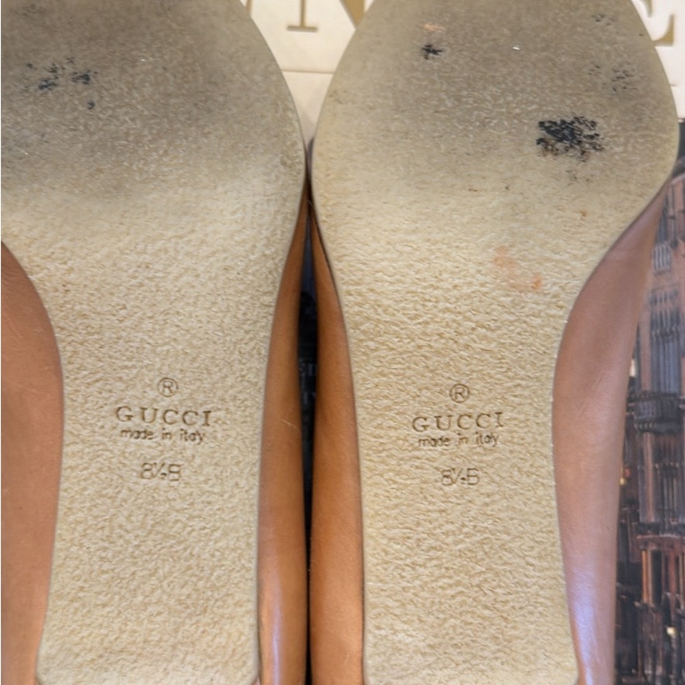 Gucci Tan Leather Pointed-Toe Pumps - Picture 2 of 9